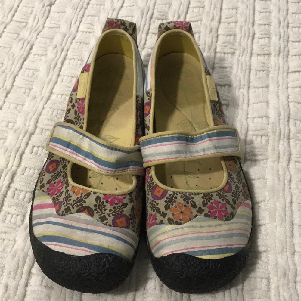 Keens Maryjanes size 40